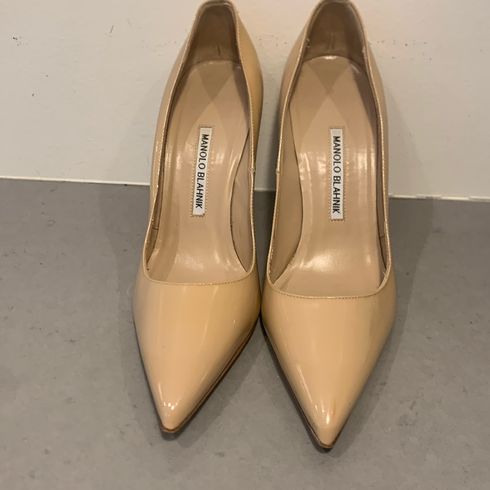 Manolo Blahnik BB Leather Pump - Nude Patent Leather - Size 38